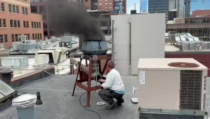 Power-sweeping a pizza oven exhaust flue